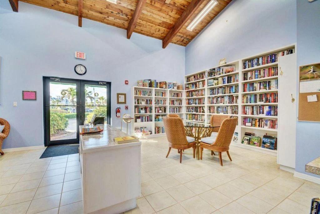 Excellent Beach Front Community, Golf Course, Tennis, Sunny Weather Year Round! Fort Pierce Exterior photo