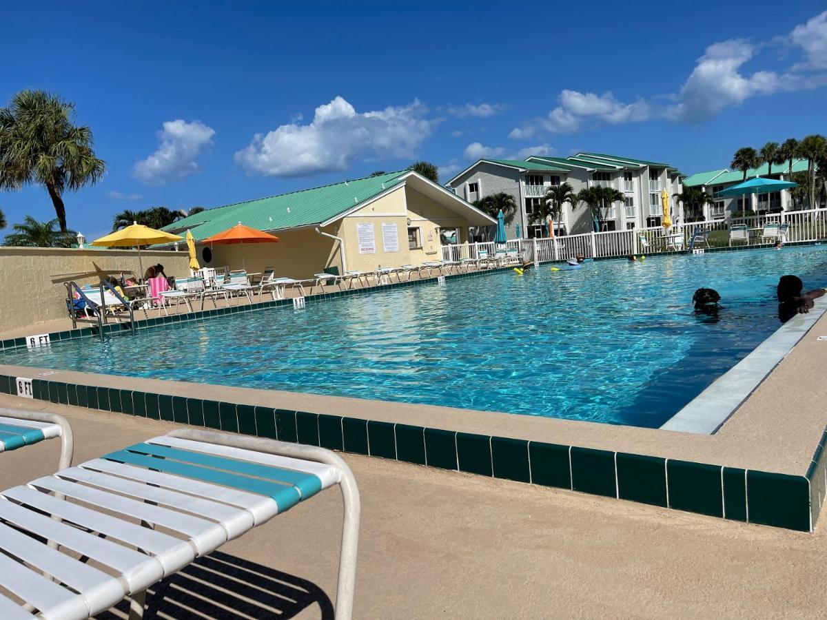 Excellent Beach Front Community, Golf Course, Tennis, Sunny Weather Year Round! Fort Pierce Exterior photo